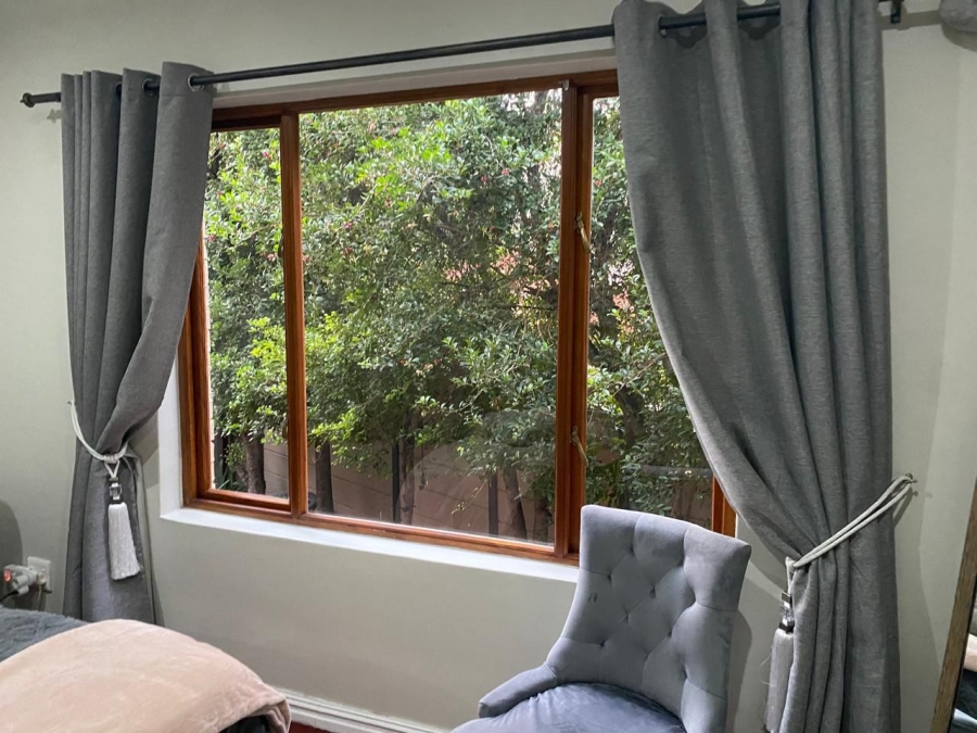 4 Bedroom Property for Sale in Rome Glen Western Cape